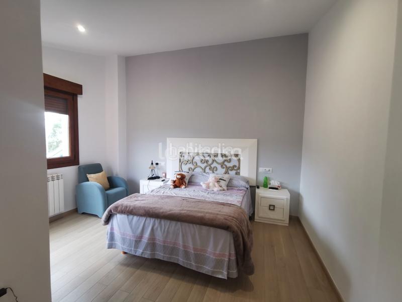 Foto 26f95fef-d5df-42e9-9269-5dfc857dc220. Xalet amb xemeneia calefacció aparcament a Dorrón Sanxenxo