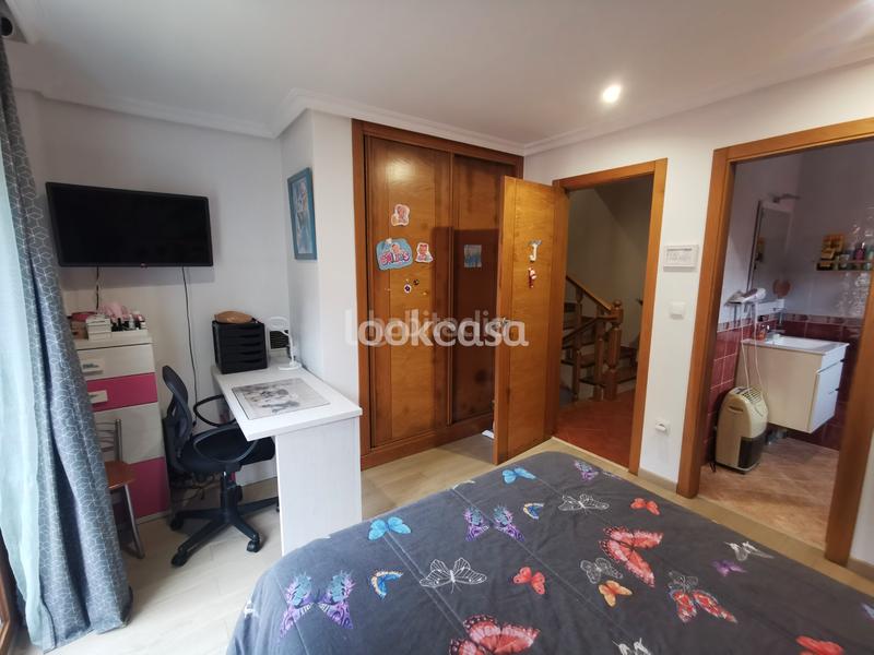 Foto b5aa119a-b053-4a4d-bd63-bcacba46f730. Xalet amb xemeneia calefacció aparcament a Dorrón Sanxenxo