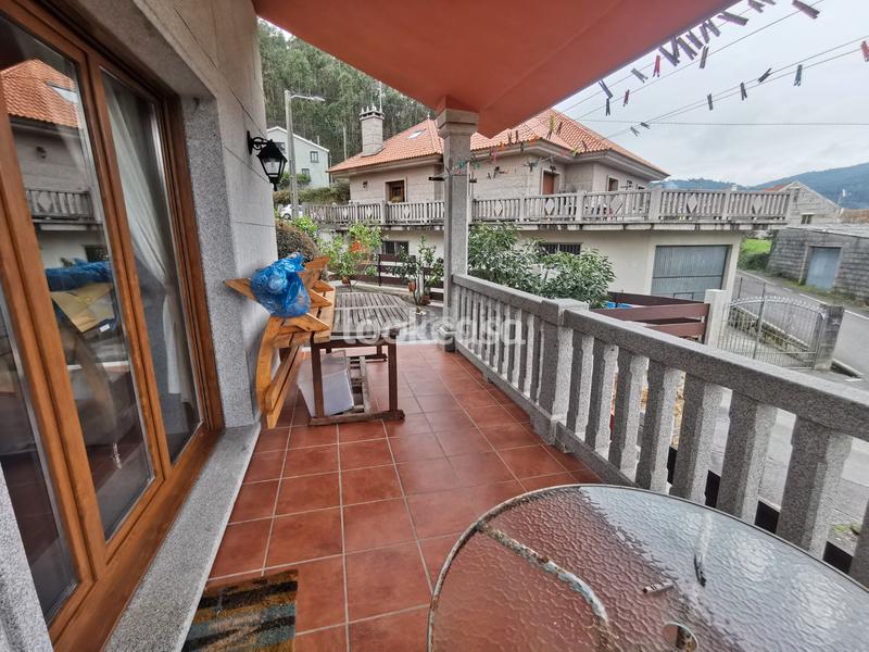 Foto bd434adc-02d4-4138-aca1-dba00c9add0e. Xalet amb xemeneia calefacció aparcament a Dorrón Sanxenxo