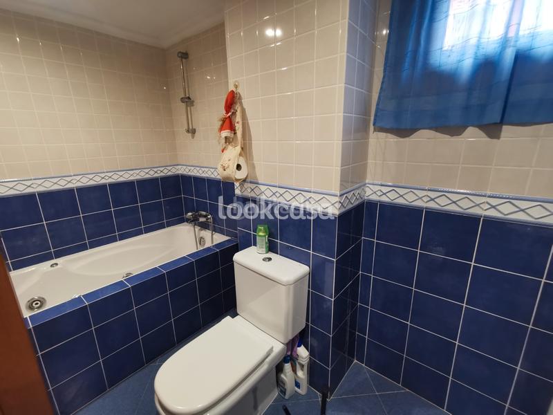 Foto cbdbf891-f523-41ec-a958-bd7d53a5cca8. Xalet amb xemeneia calefacció aparcament a Dorrón Sanxenxo