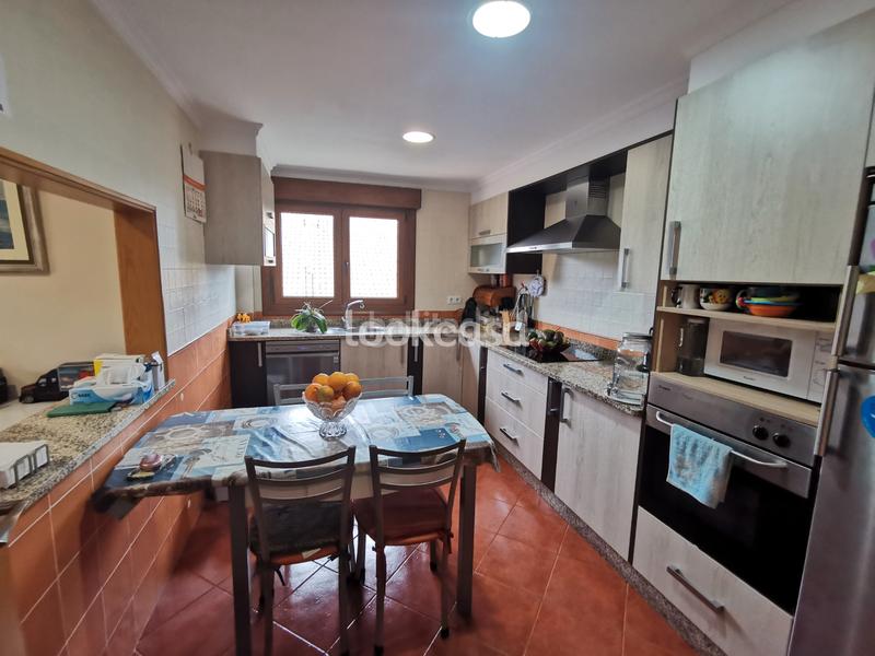 Foto ec7f9fc2-c736-4976-9a1c-ceed1662577a. Xalet amb xemeneia calefacció aparcament a Dorrón Sanxenxo