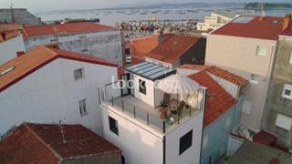 Casa  Rúa peralto. O grove. casa céntrica recién reformada a 50 metros del puerto.