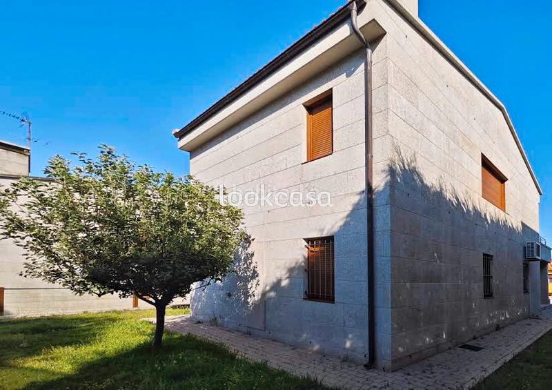 Foto 054e5c1f-dfd6-4ea4-ab7d-68729d5a0769. Chalet - Noalla. chalet a 500 metros del mar y playas, con jardín y terrazas vistas mar. en Sanxenxo