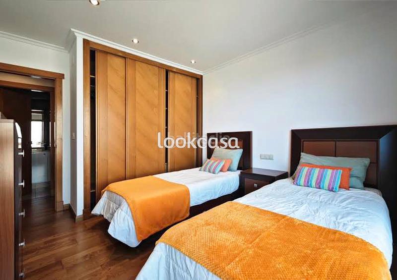 Foto 1e95db8c-287c-4711-aaea-2ba2fa7aa970. Chalet - Noalla. chalet a 500 metros del mar y playas, con jardín y terrazas vistas mar. en Sanxenxo