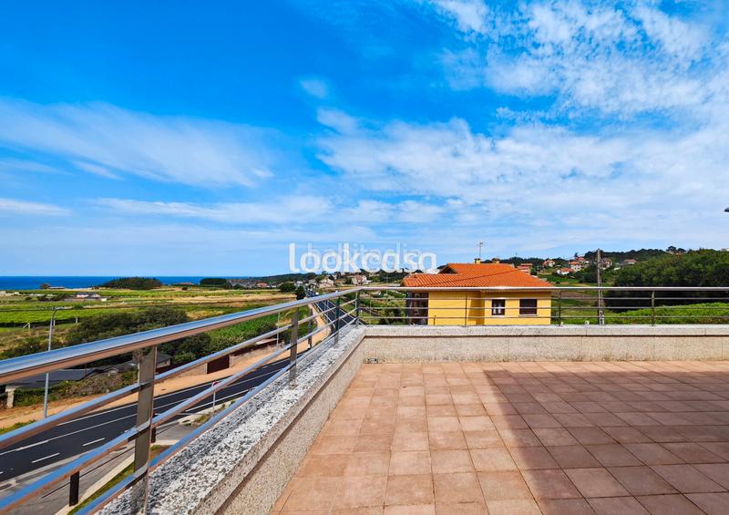 Foto 270f95fc-6516-4d98-8619-542af1f0d6af. Chalet - Noalla. chalet a 500 metros del mar y playas, con jardín y terrazas vistas mar. en Sanxenxo
