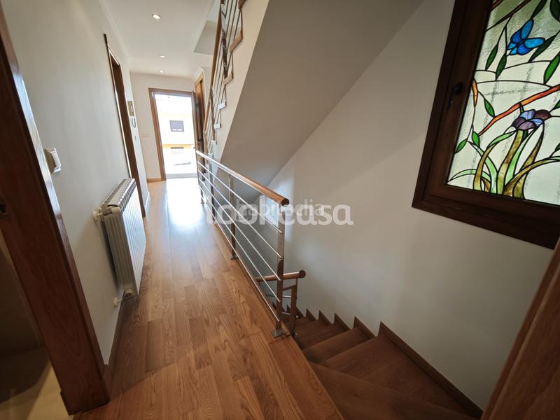 Foto 2b7a4b52-0b46-4166-b1be-7aef740b1eb5. Chalet - Noalla. chalet a 500 metros del mar y playas, con jardín y terrazas vistas mar. en Sanxenxo