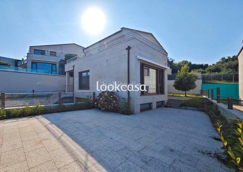 Foto 465bf7f6-1eff-4905-87b9-40e14da611af. Chalet - Noalla. chalet a 500 metros del mar y playas, con jardín y terrazas vistas mar. en Sanxenxo
