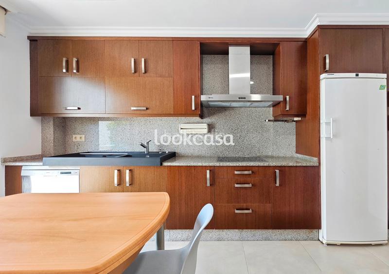 Foto 715a31a2-bcb4-4a33-ac55-ced6233182c0. Chalet - Noalla. chalet a 500 metros del mar y playas, con jardín y terrazas vistas mar. en Sanxenxo