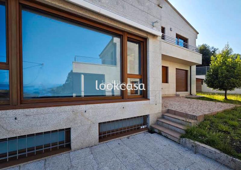 Foto 728c9629-9b7c-43fe-96b6-c7233bcd39e3. Chalet - Noalla. chalet a 500 metros del mar y playas, con jardín y terrazas vistas mar. en Sanxenxo