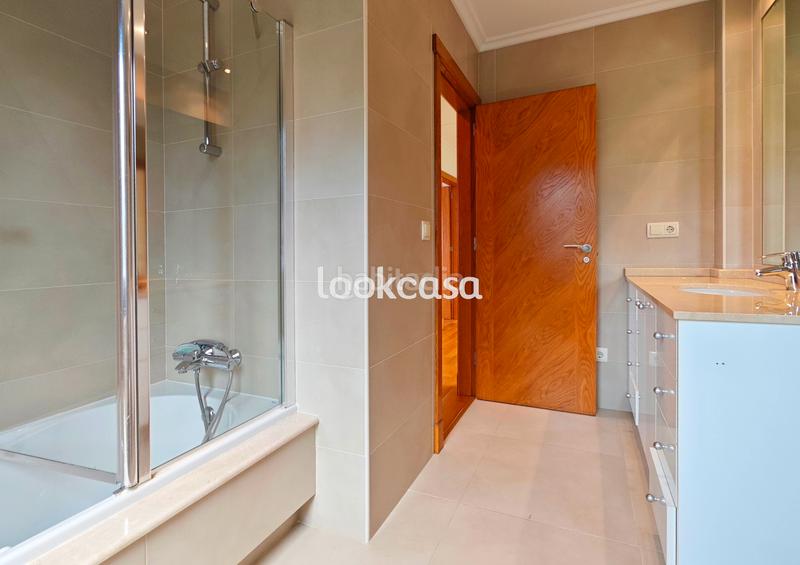 Foto 7c238a5a-a035-4468-b398-835e81502652. Chalet - Noalla. chalet a 500 metros del mar y playas, con jardín y terrazas vistas mar. en Sanxenxo
