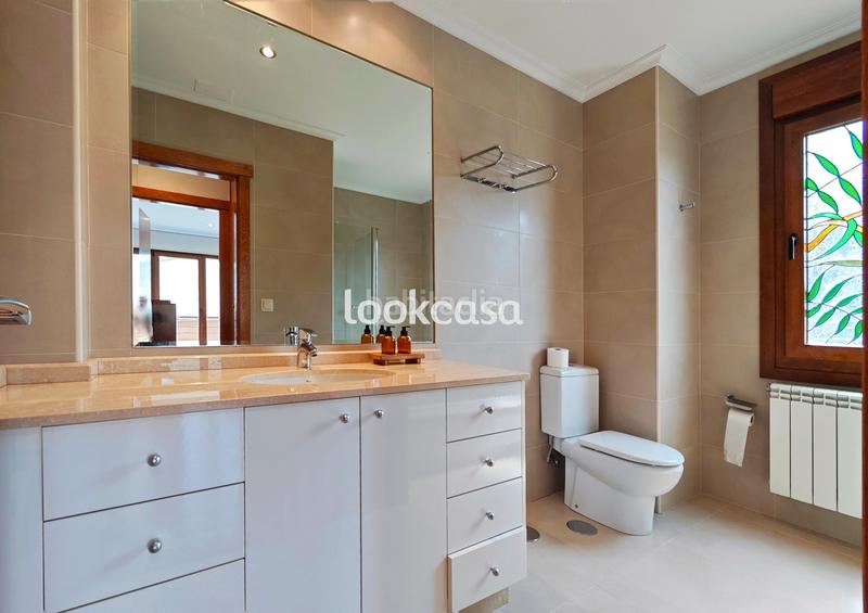 Foto a4ebffd8-044c-4d62-8a46-40b7862219e3. Chalet - Noalla. chalet a 500 metros del mar y playas, con jardín y terrazas vistas mar. en Sanxenxo