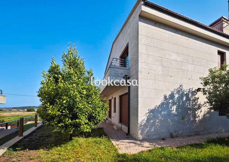 Foto d96eb7e9-8aea-4b95-8661-1344fccd5bb0. Chalet - Noalla. chalet a 500 metros del mar y playas, con jardín y terrazas vistas mar. en Sanxenxo