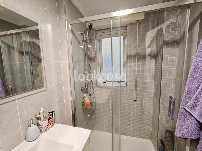 Foto afc08446-ac8a-45e4-ac36-2a6a6252e5ad. Flat with heating pool in Sanxenxo pueblo Sanxenxo
