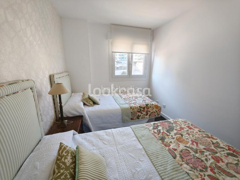 Foto ca5660c3-57a7-4123-b154-27ad088a4b77. Flat with heating pool in Sanxenxo pueblo Sanxenxo