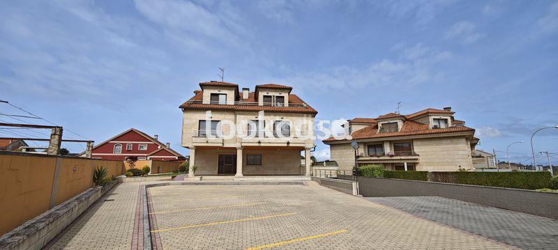 Foto c3e5b0ac-4818-487c-a98a-ed67d3a7d611. Àtic amb calefacció aparcament a Vilalonga Sanxenxo