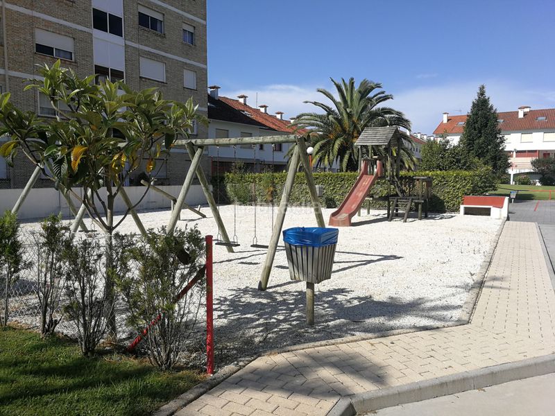 Foto 3ea2bf64-0f1d-4c7b-a3bd-4b6a0ce74285. Pis amb aparcament piscina a Sanxenxo pueblo Sanxenxo