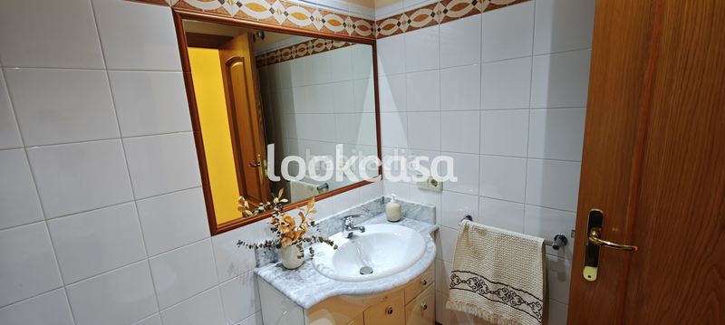 Foto 0e348908-b0ca-4ce1-a478-b7686d01eb70. Àtic amb calefacció aparcament a Sanxenxo pueblo Sanxenxo