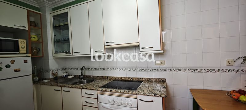 Foto 3b3603ab-01e3-4bba-82d8-5394e246400e. Àtic amb calefacció aparcament a Sanxenxo pueblo Sanxenxo