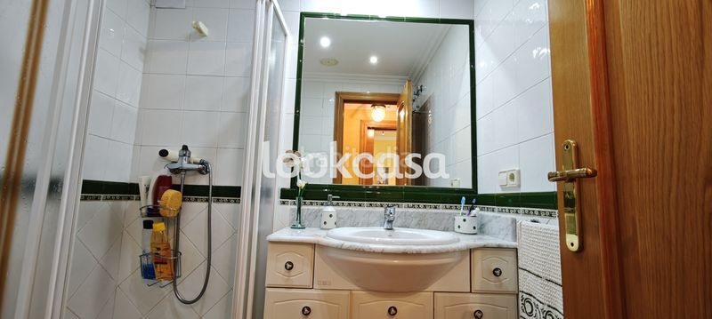 Foto 6994189f-cde0-435b-9f75-f91c8b8bc8d9. Àtic amb calefacció aparcament a Sanxenxo pueblo Sanxenxo