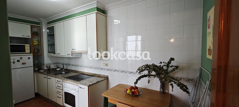 Foto 7f151e4c-6fc3-49e9-8560-4036eff74726. Àtic amb calefacció aparcament a Sanxenxo pueblo Sanxenxo