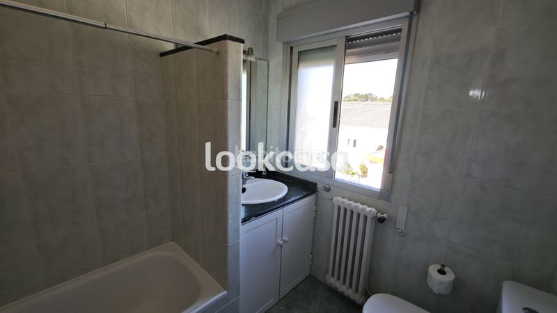 Foto 4035c3b6-0c16-4122-a9db-43d8a2283f77. Casa amb xemeneia calefacció aparcament a Arra Sanxenxo