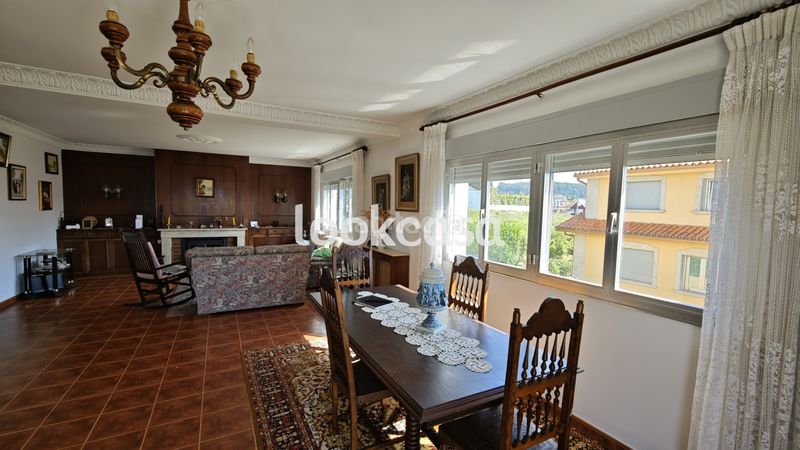 Foto fa498483-41b1-4c17-94f3-f6323e6a03d2. Casa amb xemeneia calefacció aparcament a Arra Sanxenxo