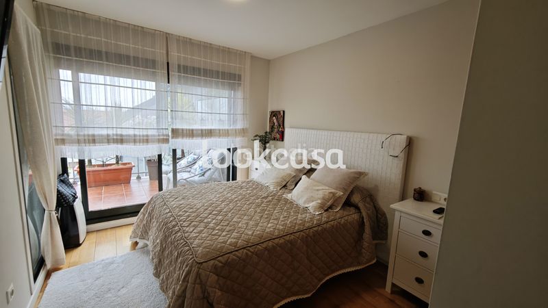 Foto c7aa154f-bd0b-4976-a1bf-e319c8c10be2. Àtic amb calefacció aparcament a Sanxenxo pueblo Sanxenxo