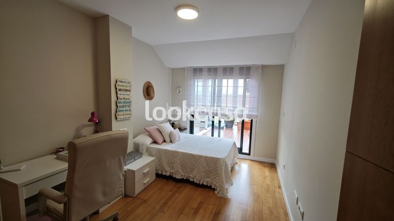 Foto f07a7523-5444-4880-a653-99531d44eb30. Àtic amb calefacció aparcament a Sanxenxo pueblo Sanxenxo