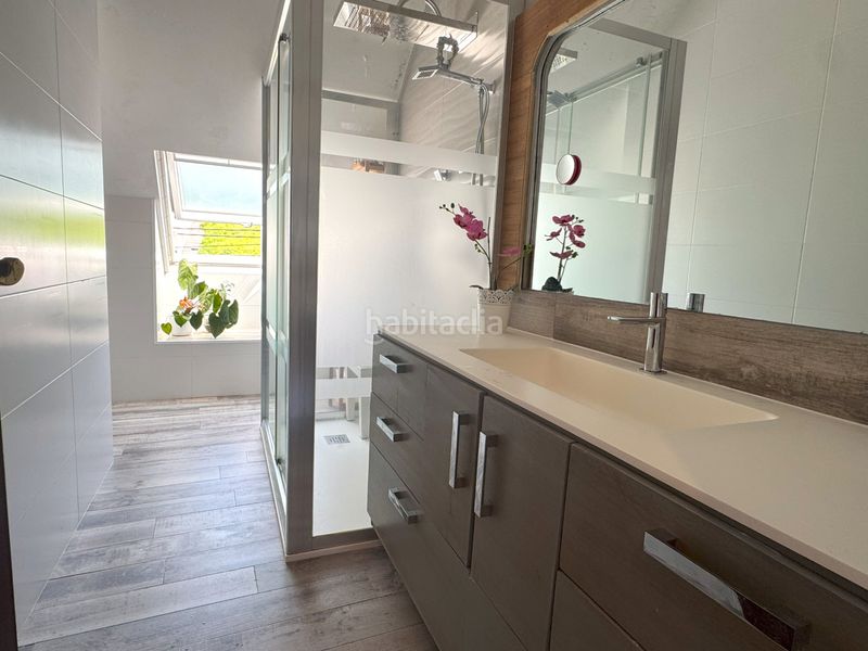 Foto 1de8a9a4-f0db-4139-897a-69971a8886b2. Casa amb calefacció aparcament a Noalla Sanxenxo
