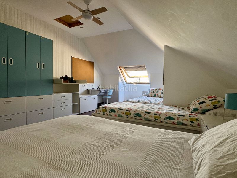 Foto f85ca8e5-b3e7-4f93-ae49-5682188e080d. Casa amb calefacció aparcament a Noalla Sanxenxo