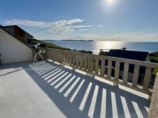 House  Lugar montalvo. Sanxenxo- montalvo. casa situada a 100m. de la playa de bascuas,