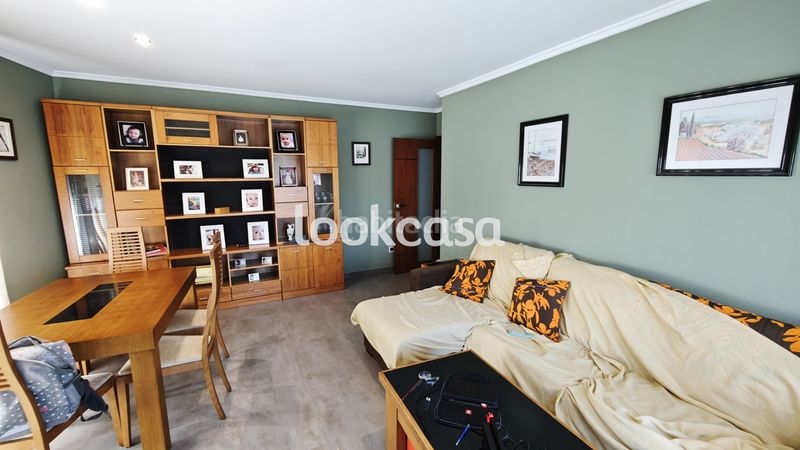 Foto 8a7b0e78-50ec-47a8-9dae-f2136502e0ac. Pis amb calefacció aparcament a Noalla Sanxenxo
