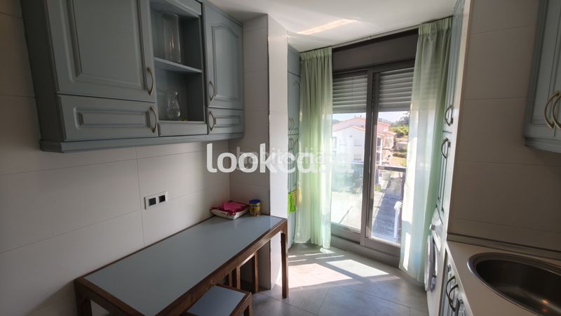 Foto c653ac92-96c0-4df5-a833-625cadb9a0c3. Pis amb calefacció aparcament a Noalla Sanxenxo