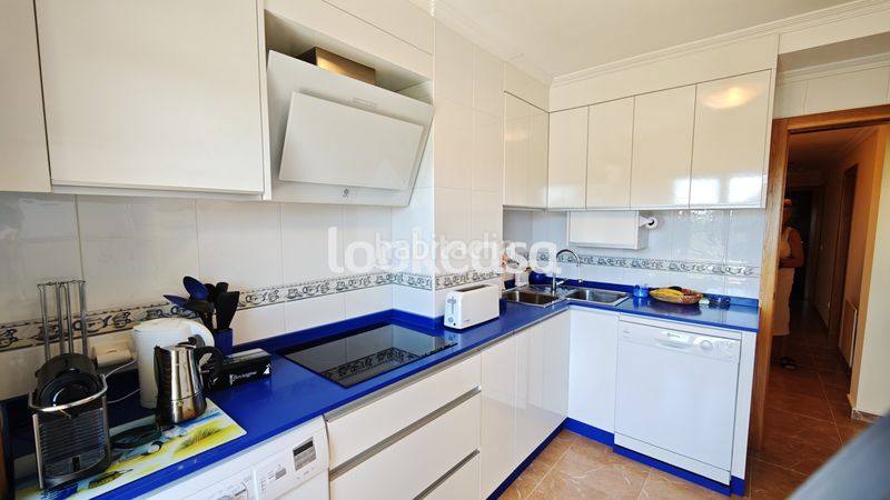 Foto cb35f7ab-e34c-4599-a379-969a87a132b9. Pis amb calefacció aparcament piscina a Noalla Sanxenxo