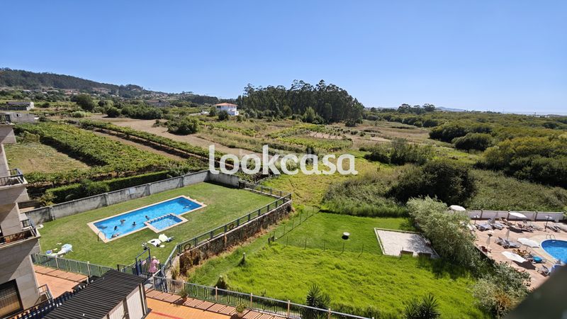 Foto e1ef833f-8273-409d-86f5-7726cc5d7b1e. Pis amb calefacció aparcament piscina a Noalla Sanxenxo