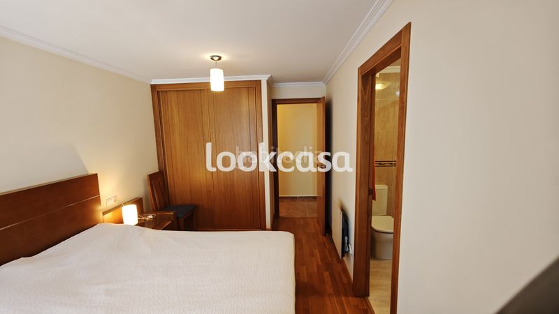 Foto e8731ec7-f335-4f6c-bf0a-f098c51c22e1. Pis amb calefacció aparcament piscina a Noalla Sanxenxo
