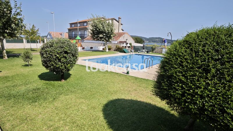 Foto 40f9a097-6ac0-43f4-bd2c-653bda723953. Pis amb calefacció aparcament piscina a Noalla Sanxenxo