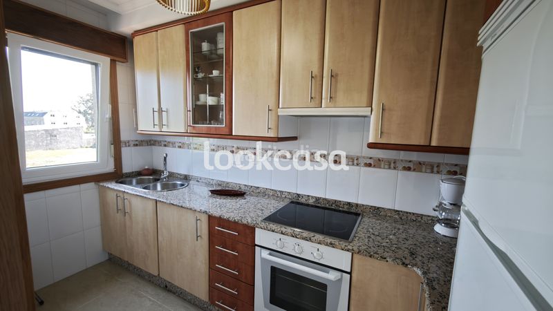 Foto a793e662-eaa6-4eed-bec6-d63e4ae5d115. Pis amb calefacció aparcament piscina a Noalla Sanxenxo