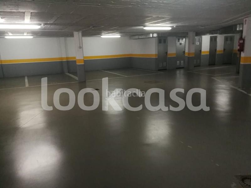 Foto e807ee8d-a1ca-42c9-945c-f5b4e9a6ba18. Aparcament cotxe a Sanxenxo pueblo Sanxenxo