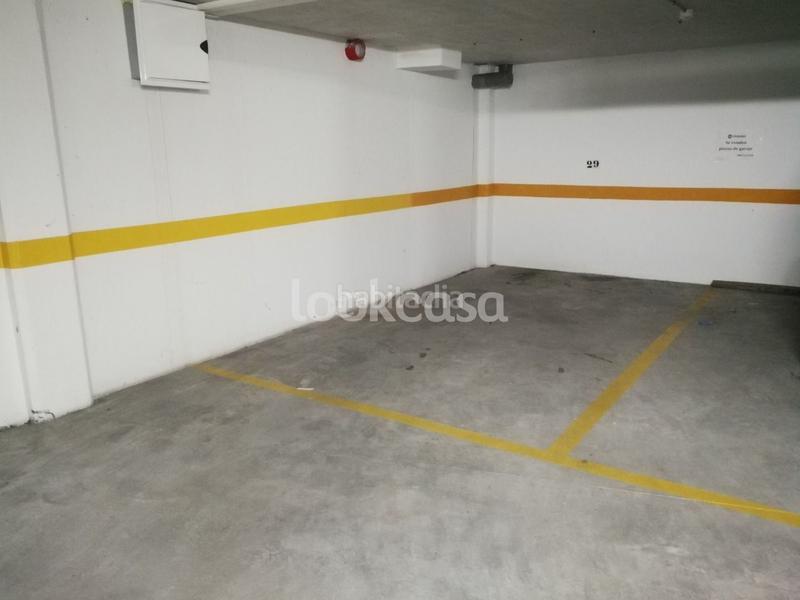 Foto 4d98f205-c53f-482b-ab87-f23c72bfaeff. Aparcament cotxe a Meaño