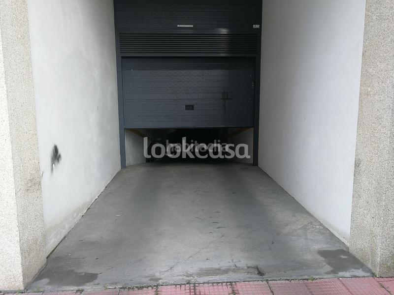 Foto d123b0ae-da36-4532-8766-b78050948df3. Aparcament cotxe a Meaño