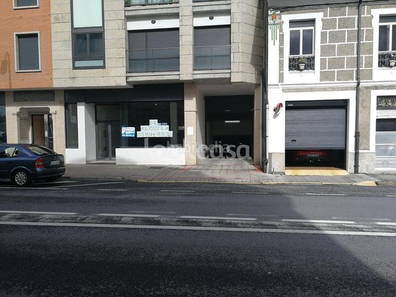 Foto e05dc575-c088-4af7-b091-48932f541917. Aparcament cotxe a Meaño