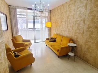 Pis  Calle francisco gourie. Amplia vivienda que se conserva en estado original en el corazon