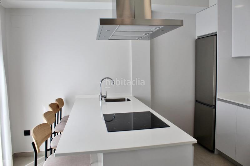 Foto 1634254d-4592-47ef-aeb4-ecf32f731452. Attique dans calle bernardo de la torre 62 dans Santa Catalina - Canteras Palmas de Gran Canaria (Las)