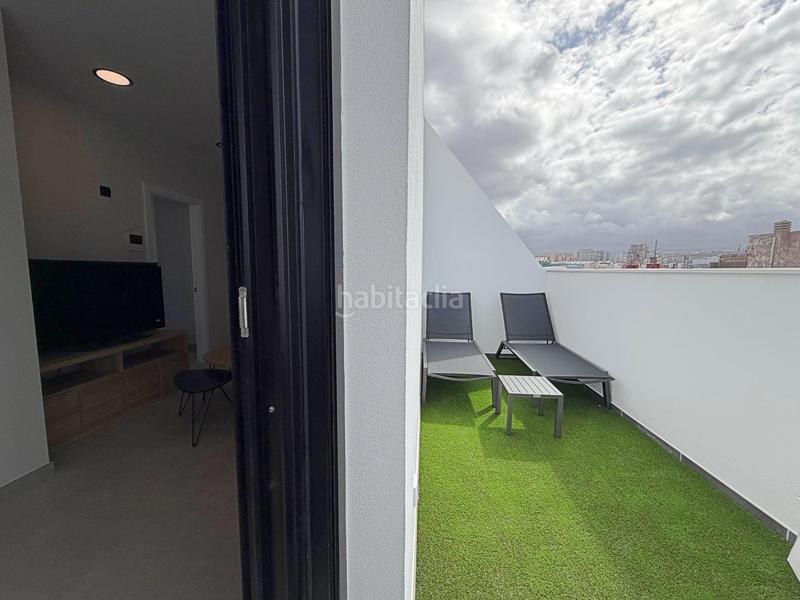 Foto 1cd916cd-3a6c-4a66-a031-d69ac453ba7c. Attique dans calle bernardo de la torre 62 dans Santa Catalina - Canteras Palmas de Gran Canaria (Las)