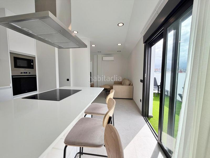 Foto 707b2f62-29f9-46f6-b055-31284ea9ad5b. Attique dans calle bernardo de la torre 62 dans Santa Catalina - Canteras Palmas de Gran Canaria (Las)