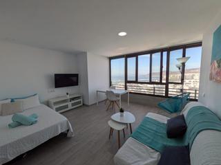 Lloguer Estudi  Alfredo l jones. Piso reformado con vistas al mar, a 200 metros de la playa las c