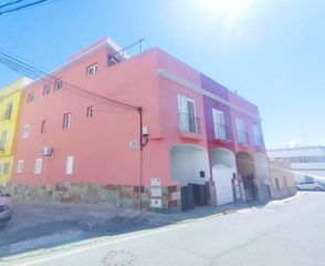 Casa a Calle marconi 29. Casa en venta con terraza