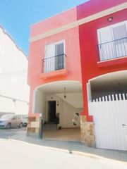 Casa  Calle marconi 29. Casa en venta con terraza