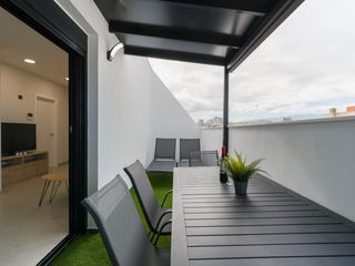 Ático en Calle bernardo de la torre 60. Atico con terraza a metros de la playa las canteras